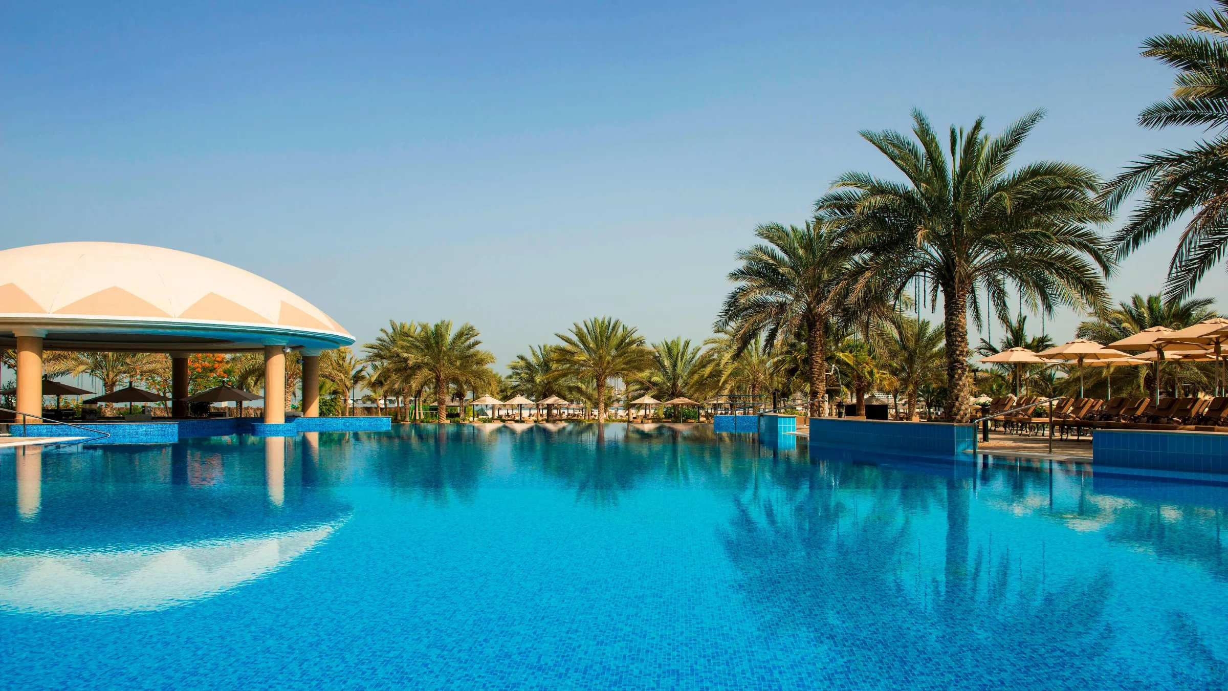 Le Royal Méridien Beach Resort & Spa Day Pass - Beach club in Dubai