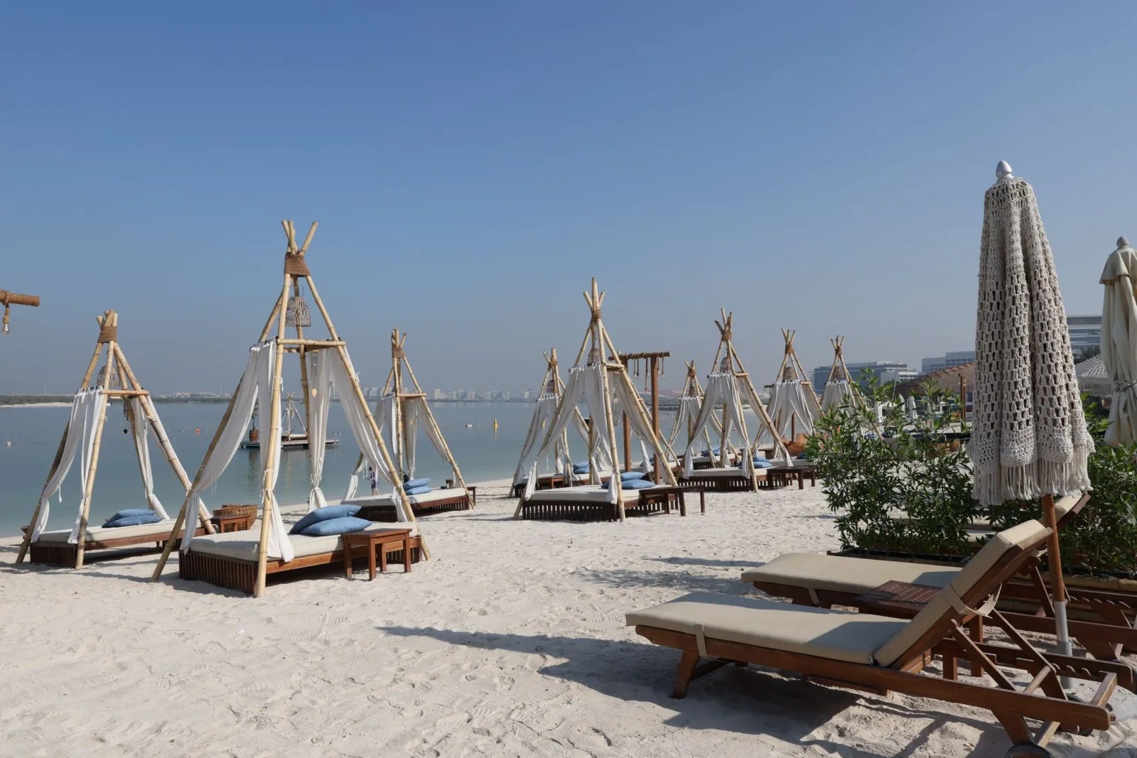 Yas Beach (Îla by Yas Beach) - Beach club in Abu Dhabi