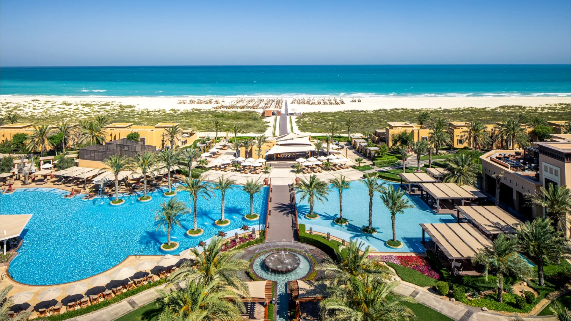Saadiyat Rotana Resort & Villas - Beach club in Abu Dhabi