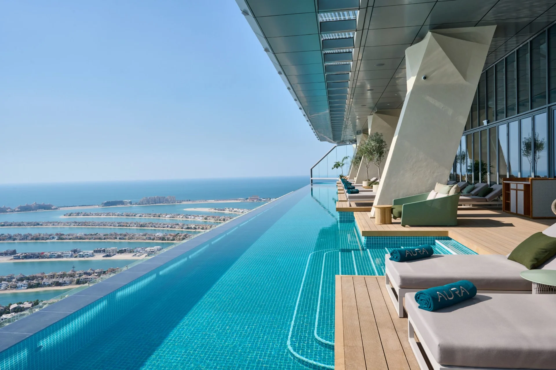 Aura Skypool - Beach club in Dubai
