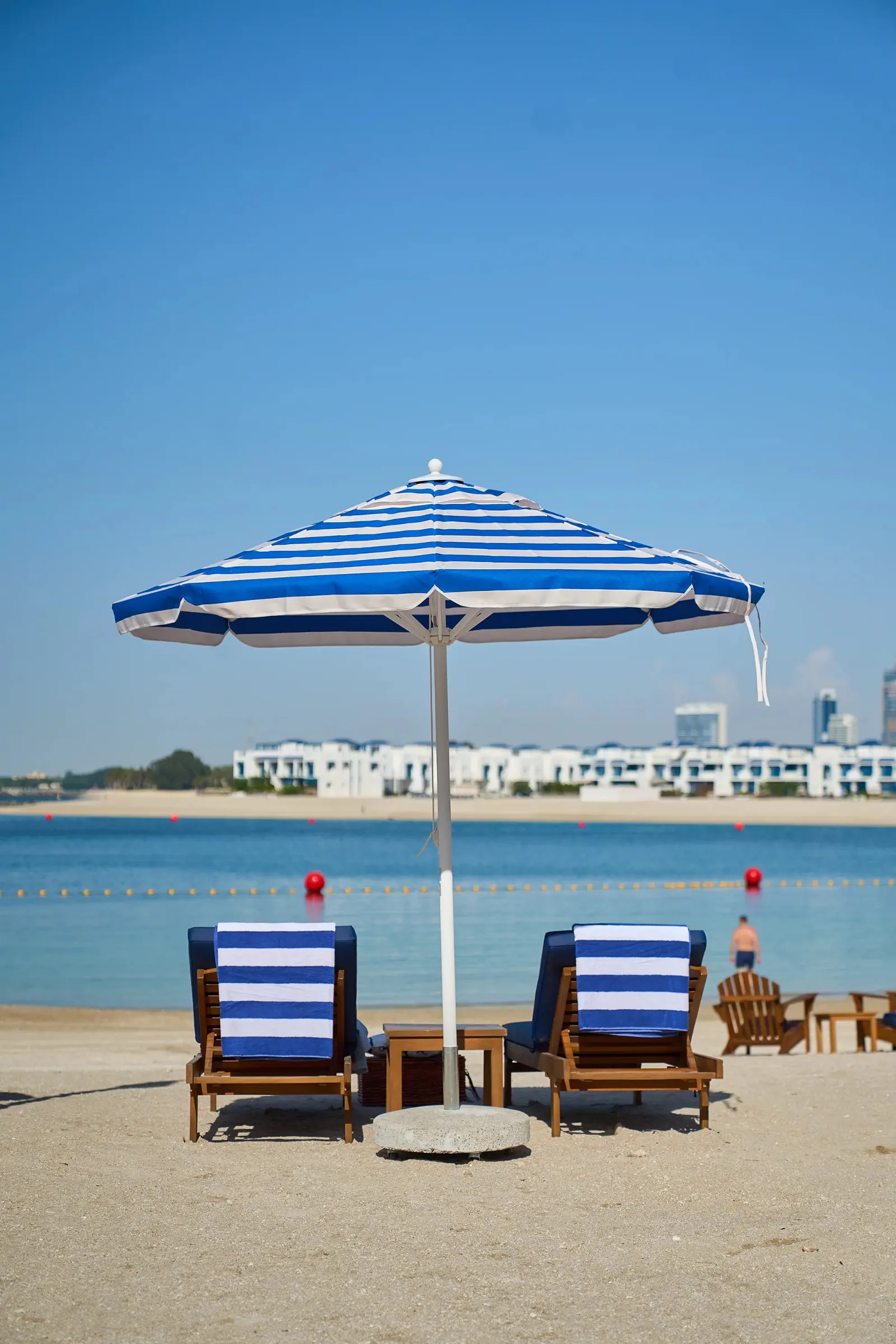 Aprons & Hammers Beach House - Beach club in Dubai