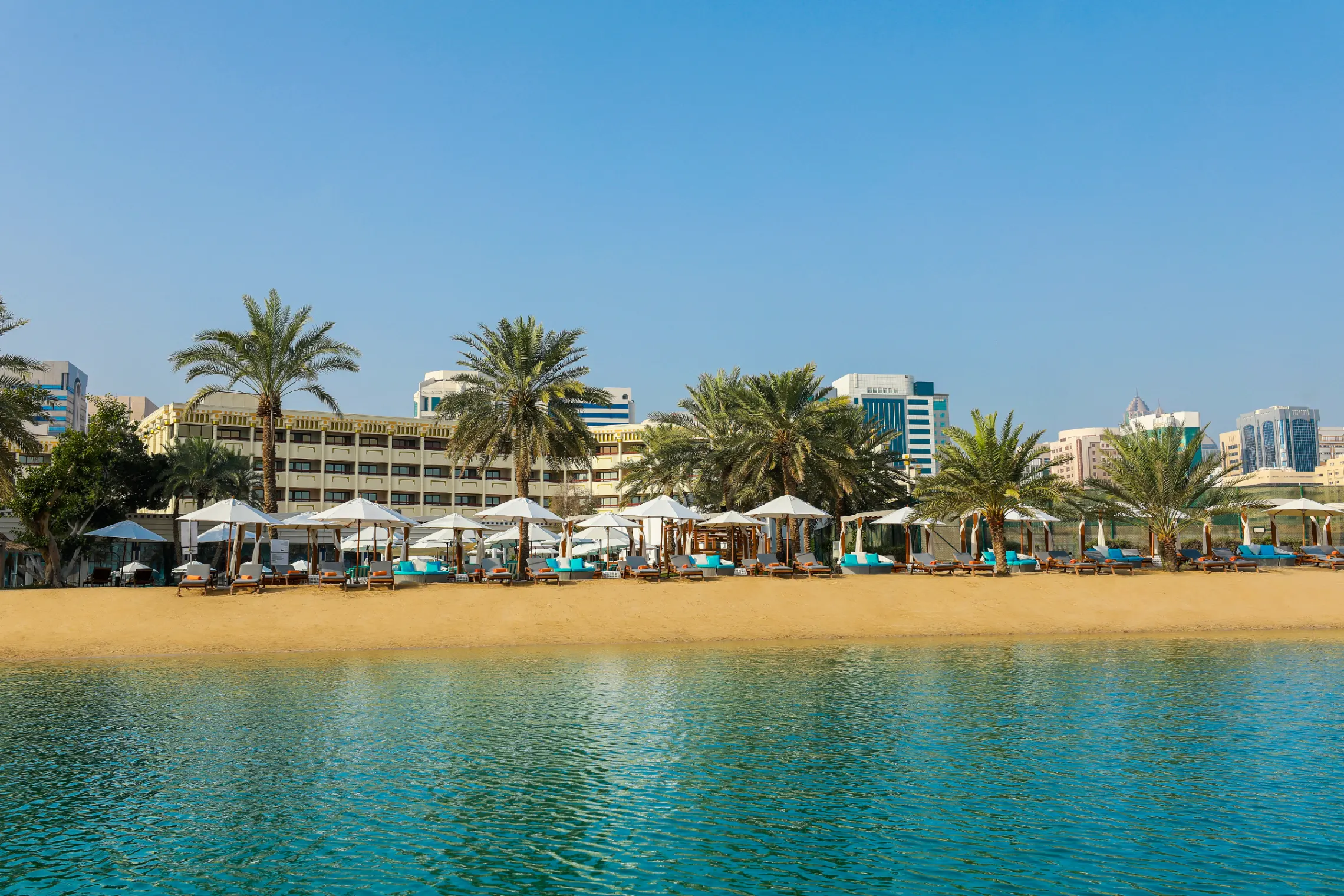 Le Meridien Abu Dhabi Beach Club - Beach club in Abu Dhabi